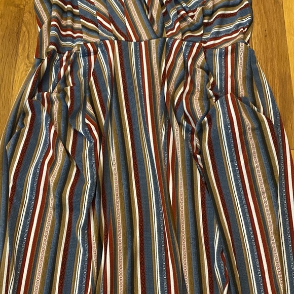 BCBGeneration Women’s Red and Blue Striped Dress With Slits Size L - Picture 4 of 9